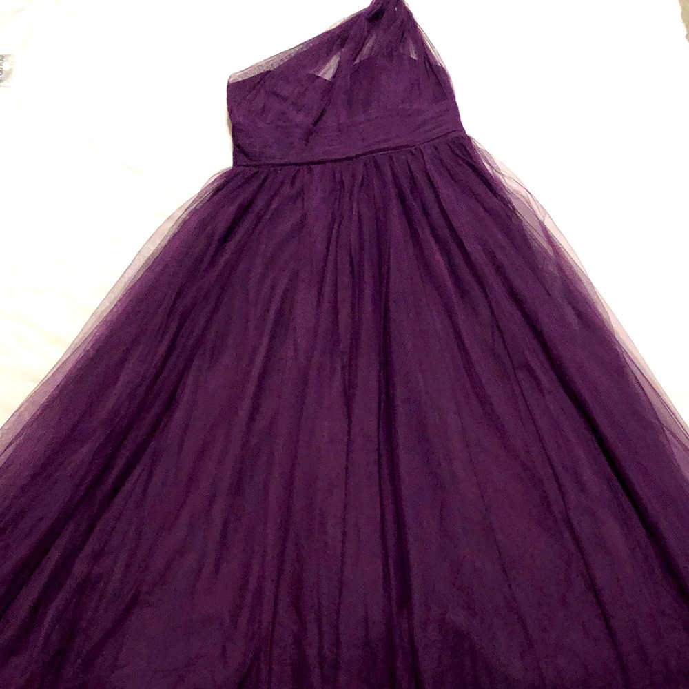 EUC Formal dress for weddings or prom. Used once for a wedding.